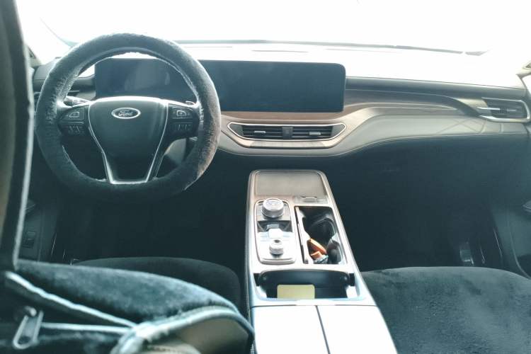 Used Ford Equator 2021 EcoBoost 225 Premier 6-Seater Interior 2