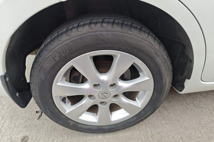 Used Nissan Tiida 2011 1.6L CVT Comfort Model Right Rear Wheel Hub