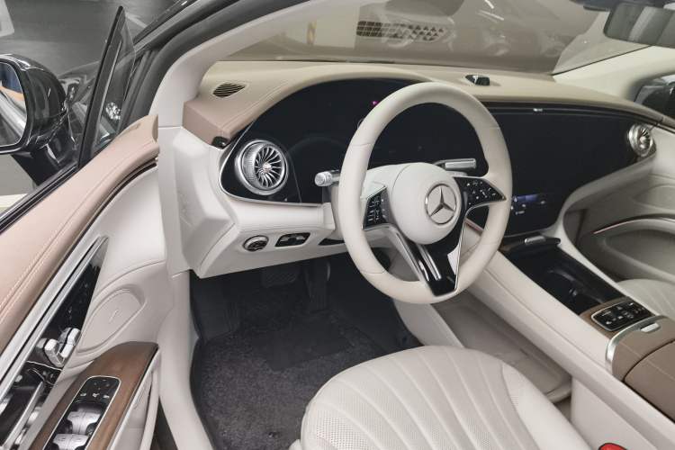 Used Mercedes-Benz EQS 2023 450+ Pioneer Edition Driver Seat