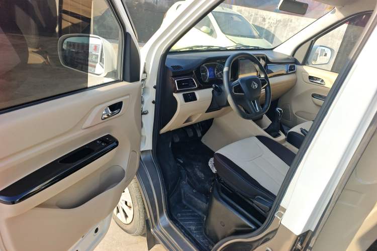 Used CHANGAN KUAYUE Xing V5 2021 1.6L Jinbao Edition Luxury Version DAM16KR