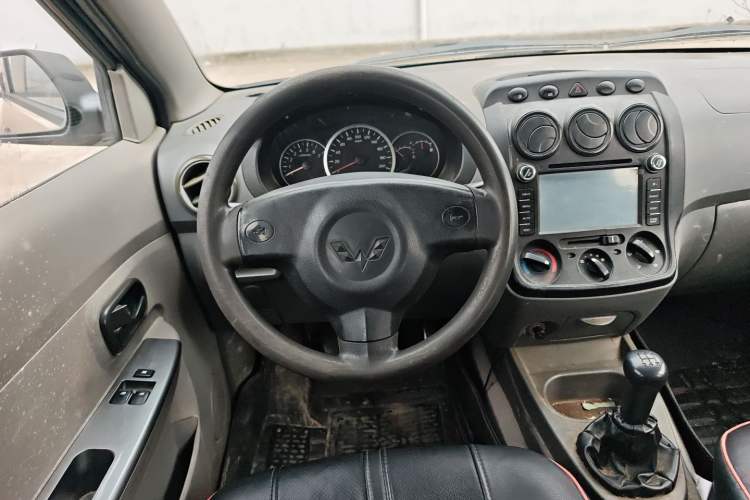 Used Wuling Hongguang 2014 1.2L Base Model China IV Steering Wheel