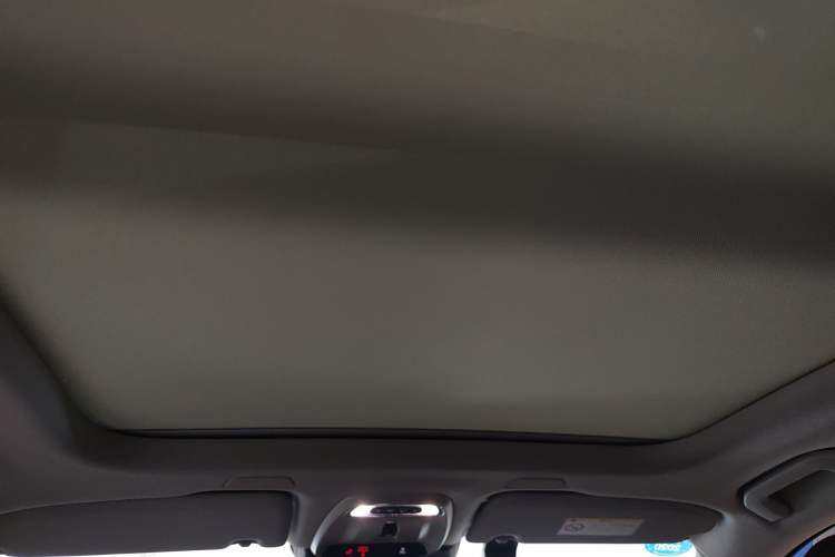 Used Volvo XC60 New Energy 2019 T8 E-Drive Hybrid Prestige Luxury Version China V Standard Headliner