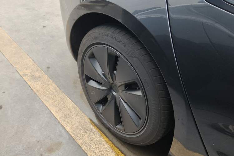 Used Tesla Model 3 2025 Rear-Wheel-Drive Version Right Rear Wheel Hub