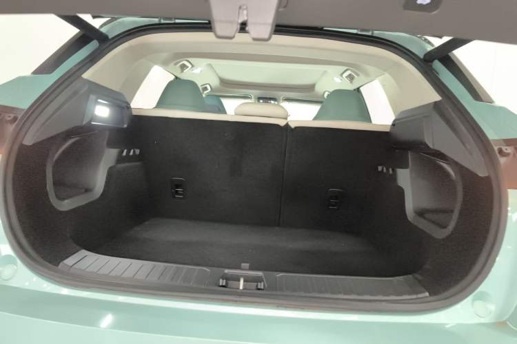 Used Lynk & Co 06 EM-P 2023 EM-P 126 Long-Range Halo