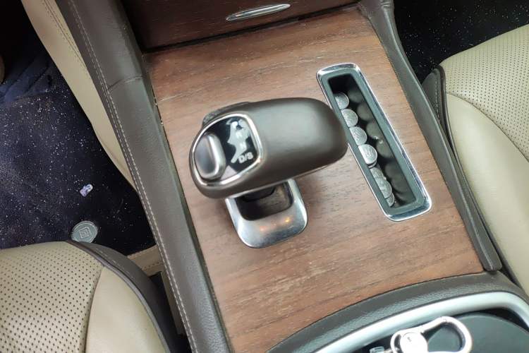 Used Chrysler 300C 2014 3.0L Excellence Edition
