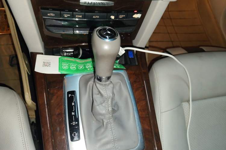 Used Mercedes-Benz E-Class 2010 E 260 L CGI Elegant Model Gear Lever