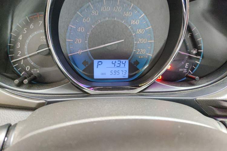 Used Toyota YARiS L Zhi Xuan 2015 1.5E Automatic Charm Edition