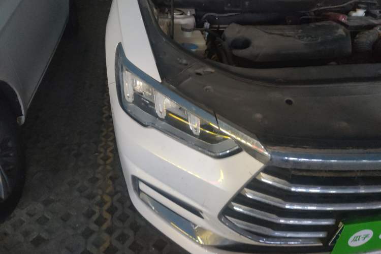 Used BYD Song 2021 Classic Edition 1.5T Automatic Elite Model Right Front Headlight