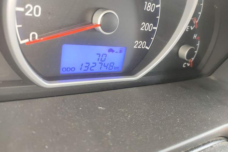 Used Hyundai Celesta 2011 1.6L Manual Luxury Model Odometer Close Up