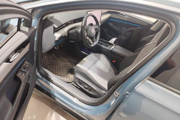 Used Volkswagen ID.7 VIZZION 2024 AIR model
