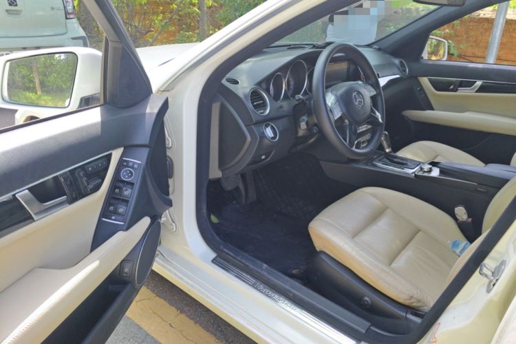 Used Mercedes-Benz C-Class 2011 C 200 CGI Fashion Model