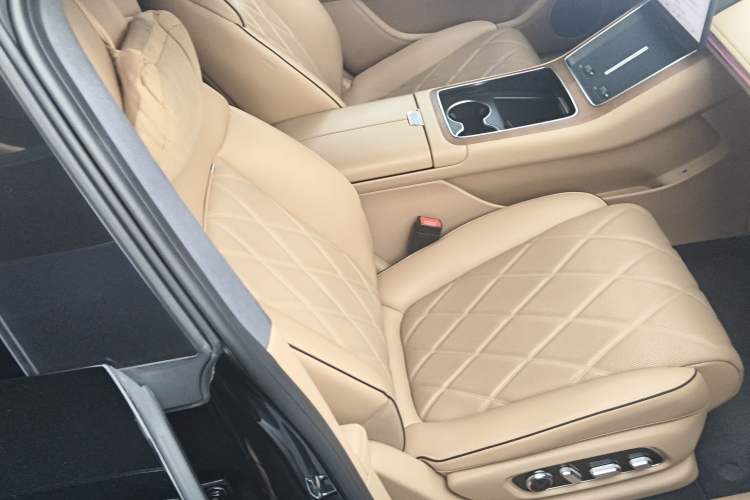 Used Hima Stelato S9 2024 All-Electric Ultra Four-Wheel-Drive Flagship Edition Right Front Seat