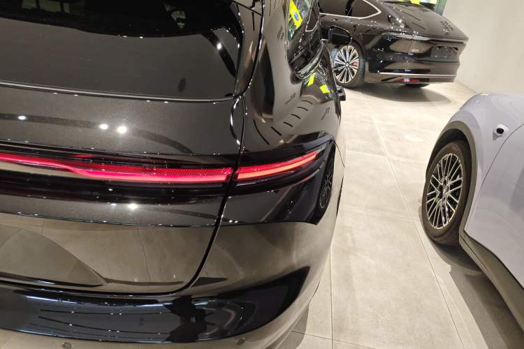 Used Nio ET5T 2025 75 kWh Touring Right Rear Taillight