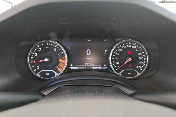 Used Jeep Renegade 2016 2.0L Automatic Four-Wheel Drive 75th Anniversary Tribute Edition Instrument Cluster