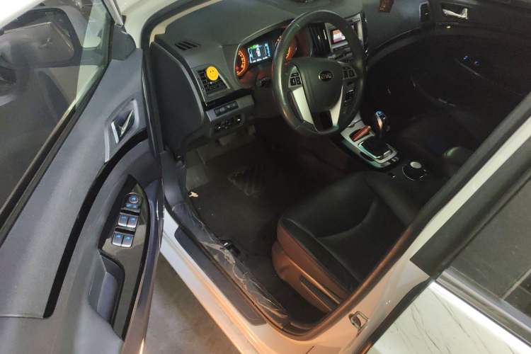 Used BYD e5 2016 300 Luxury Edition
