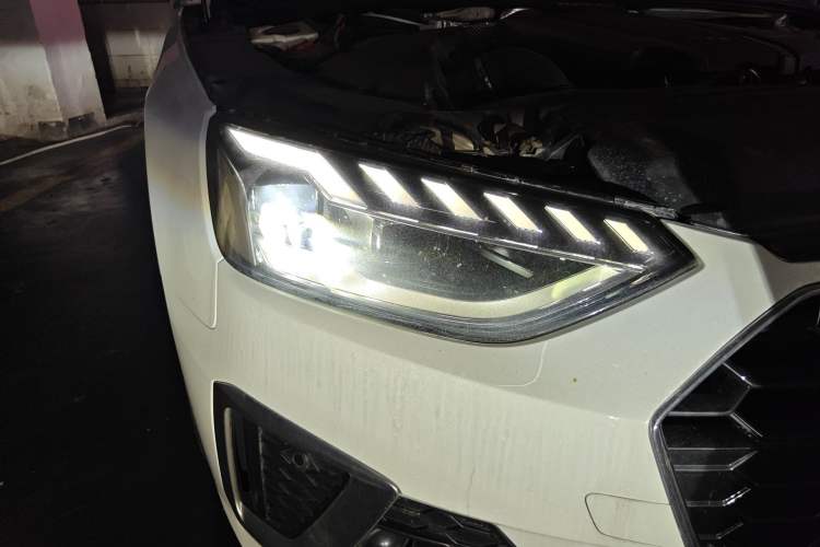 Used Audi A4L 2020 40 TFSI Fashion Dynamic Model Right Front Headlight