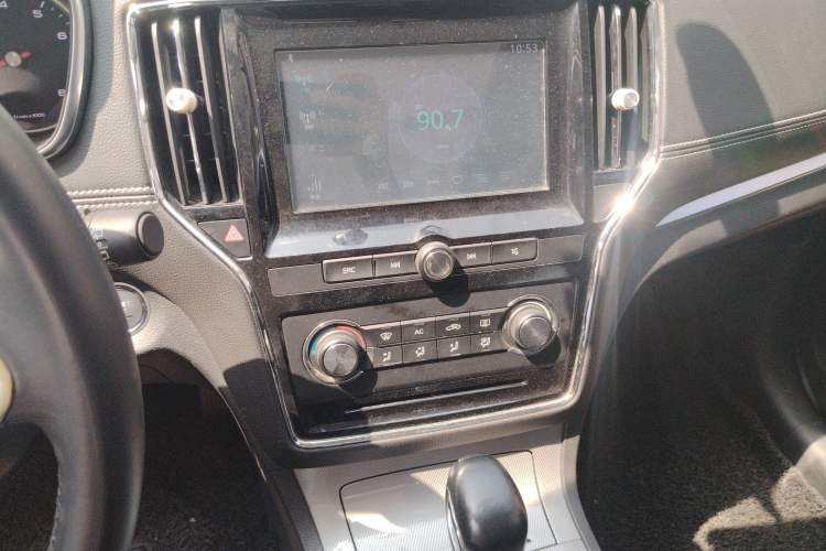 Used Roewe RX5 2016 20T Two-Wheel Drive Automatic Flagship Edition