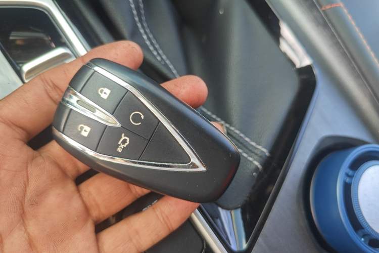 Used CHANGAN OSHAN X7 PLUS 2022 1.5T Blue Whale Edition Automatic Prestige Version Vehicle Key