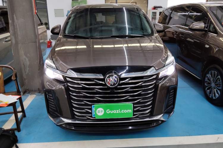 Used Buick GL8 2023 Land Executive Class Comfort Model
