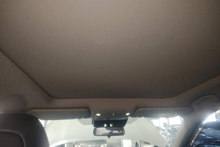 Used Nissan X-Trail 2022 2.0L Two-Wheel Drive Smart Connect Premium Edition
