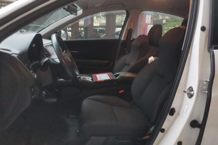 Used Honda Vezel 2020 220 TURBO CVT Elite Edition Left Front Seat