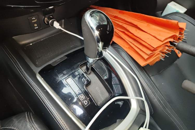 Used Nissan X-Trail 2017 2.0L CVT Comfort Edition 2WD Gear Lever