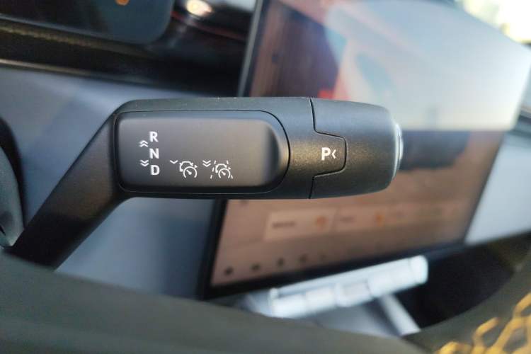 Used Zeekr 7X 2025 100 kWh Long-Range Rear-Wheel Drive with Intelligent Driving Features