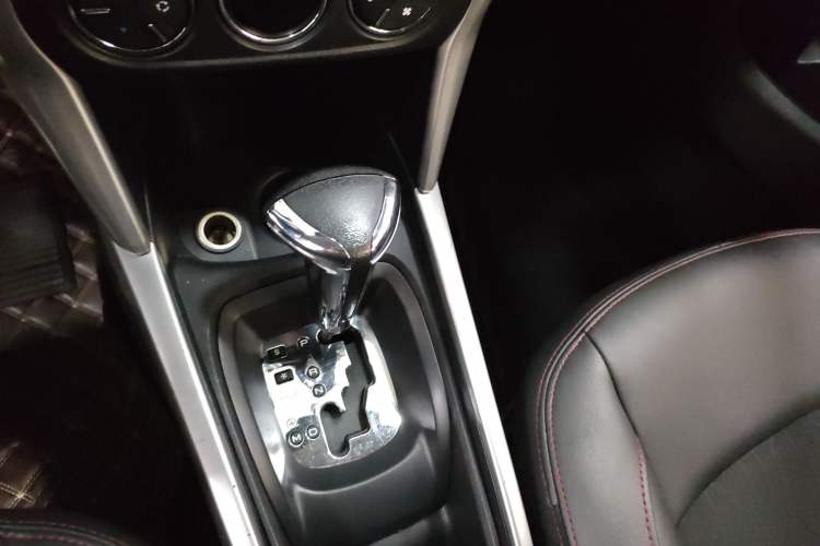 Used Citroen C3-XR 2015 1.6L Automatic Pioneer Model Gear Lever
