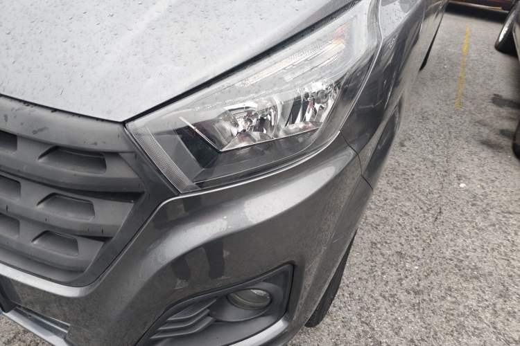 Used Jinbei Gold Hiace 2021 1.5L Passenger Van Travel Lion 6-Seater