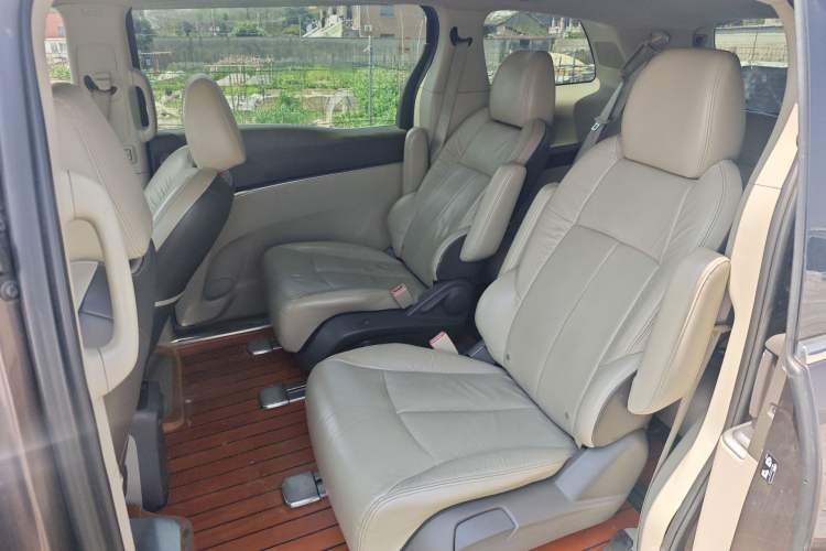 Used Buick GL8 2011 3.0L GT Luxury Business Haoya Edition
