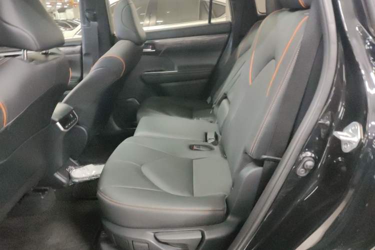 Used Toyota Crown Kluger 2024 2.5L HEV Four-Wheel Drive Luxury Edition Left Rear Seat