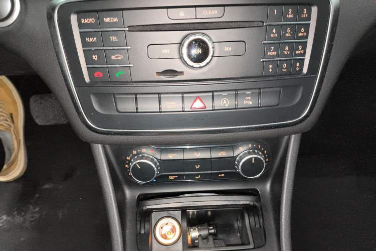 Used Mercedes-Benz GLA 2016 GLA 200 Sport Edition Audio And AC Panel