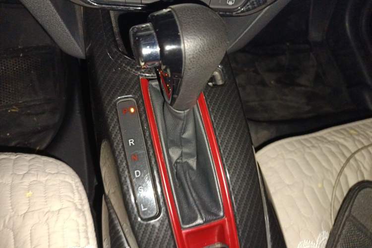 Used Honda XR-V 2015 1.5L LXi CVT Classic Edition Gear Lever