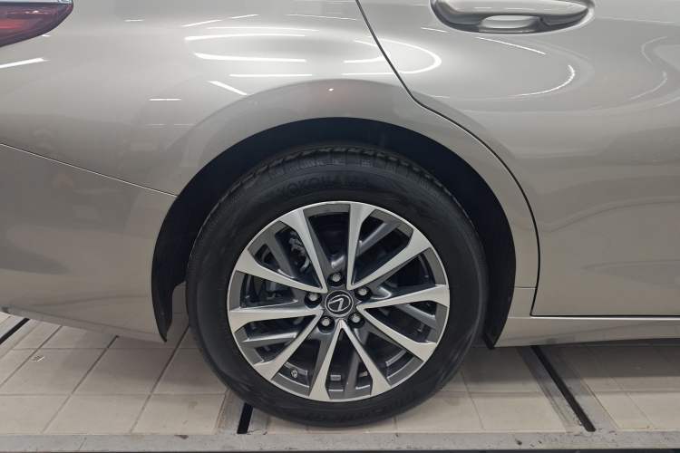 Used Lexus ES 2022 200 Excellence Edition