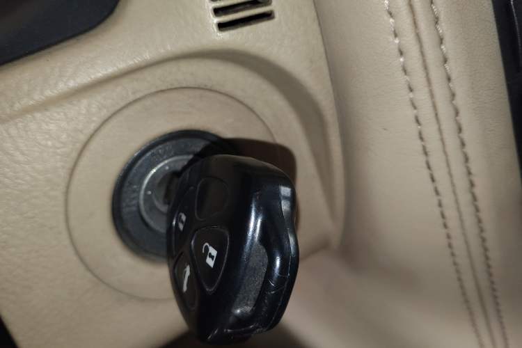 Used Toyota Crown 2007 2.5L Royal Special Edition Vehicle Key