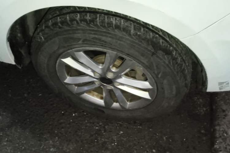 Used Zotye T600 2017 1.5T Manual Elite New Year Edition Right Front Wheel Hub