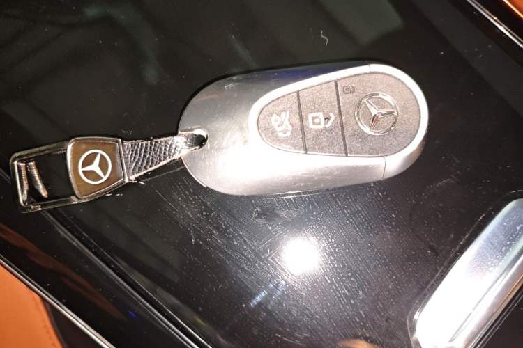 Used Mercedes-Benz C-Class 2023 Restyled C 260 L Sport Edition Vehicle Key