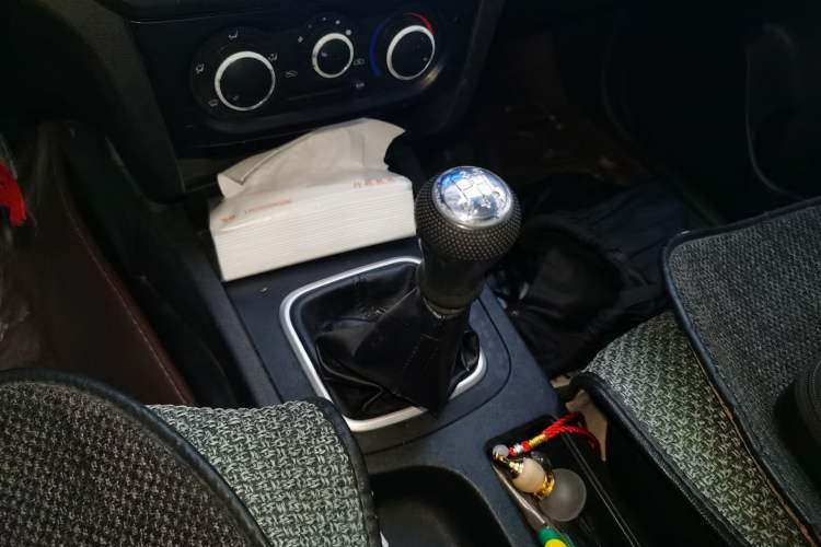 Used CHANGAN KAICHENG Shenqi F30 2019 1.5L Comfort Edition China VI Dual-Cab Long Wheelbase DAM15KL Gear Lever