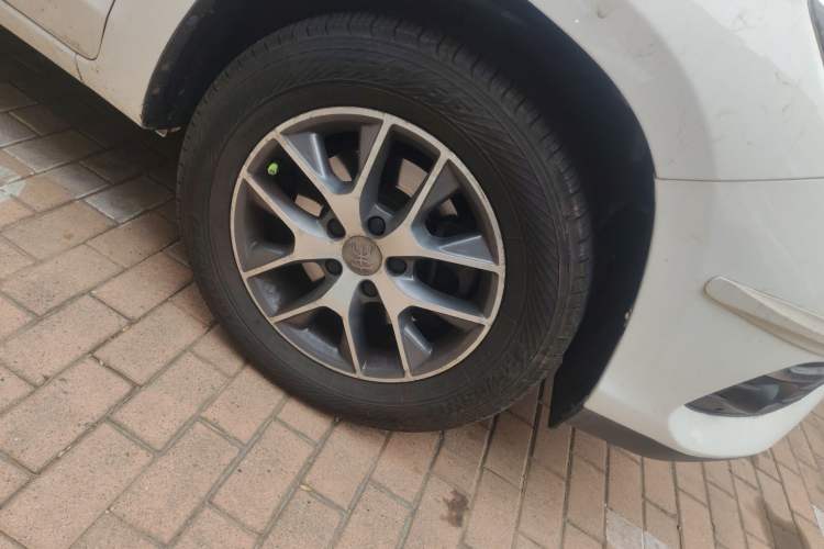 Used BYD Song 2018 1.5TID Automatic Smart Connect Prestige Model Right Front Wheel Hub