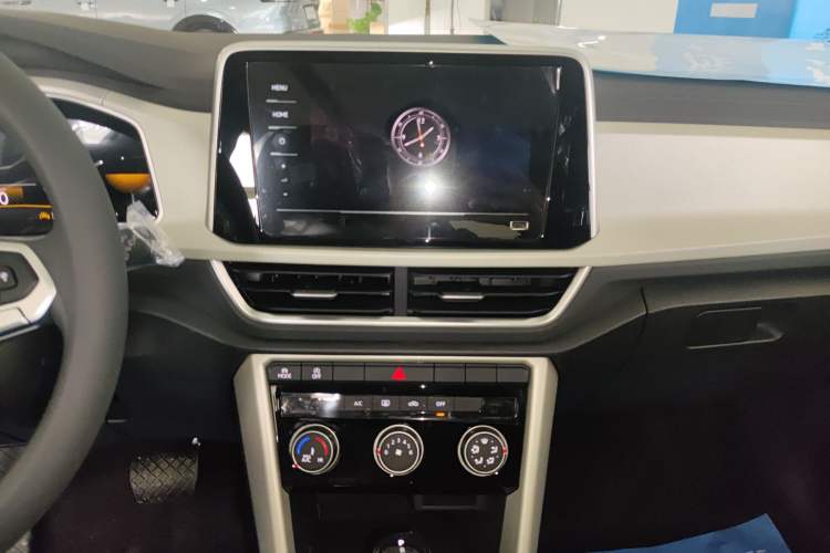 Used Volkswagen T-ROC 2026 Model 280TSI DSG Two-Wheel Drive Shiguang Edition Audio And AC Panel