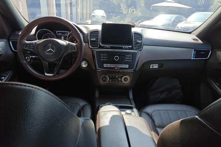 Used Mercedes-Benz GLE 2018 GLE 320 4MATIC Dynamic Edition Collector's Edition
