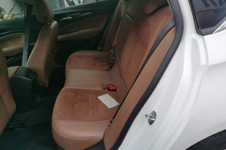 Used Buick Regal 2019 Revised 20T Luxury Version China VI Standard Left Rear Seat