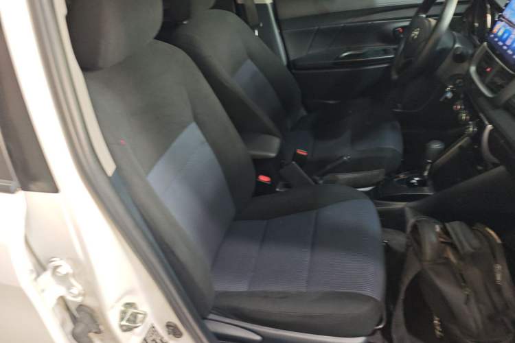 Used Toyota YARiS L Zhi Xiang 2019 1.5G CVT Xuan Dong Edition China VI standard Right Front Seat