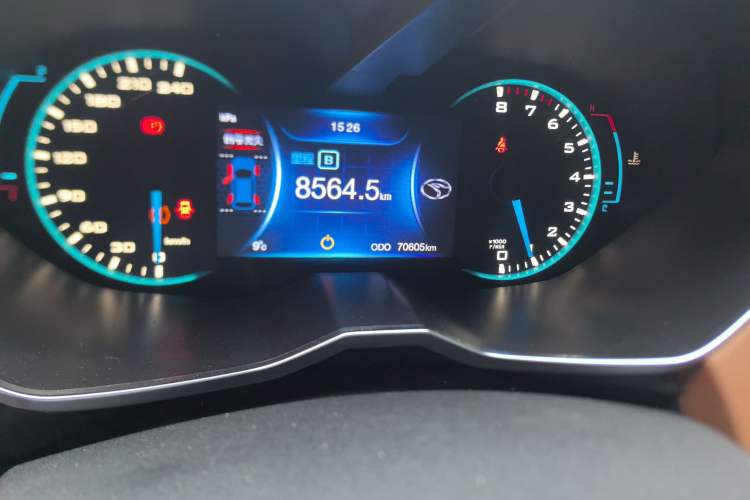 Used Soueast DX7 2015 1.5T Manual Luxury Model Odometer Close Up