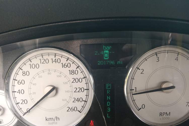 Used Chrysler 300C 2006 2.7L Luxury Edition