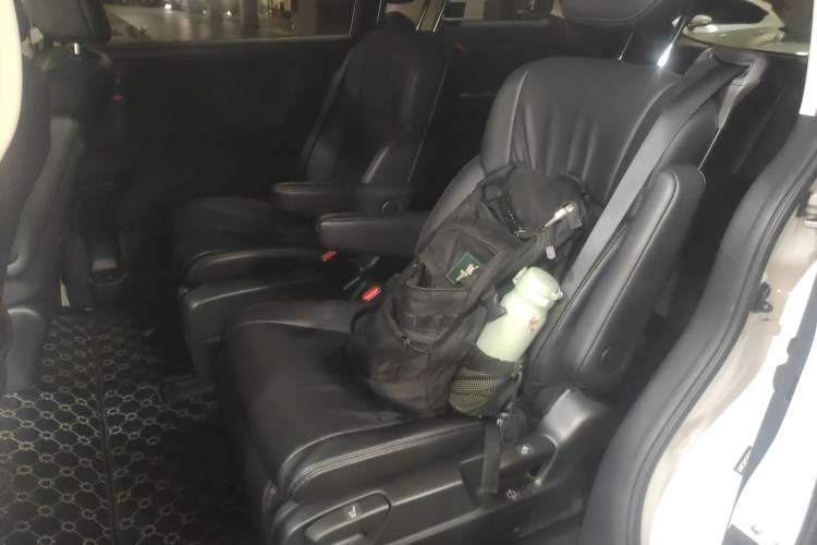 Used Honda Odyssey 2015 Updated Version 2.4L Smart Edition Left Rear Seat