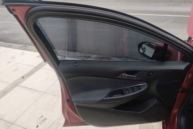 Used Chevrolet Cruze 2017 1.5L Automatic Pioneer Sunroof Edition