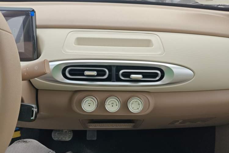 Used Wuling Hongguang MINIEV 2025 Four-Door Version Advanced Edition
