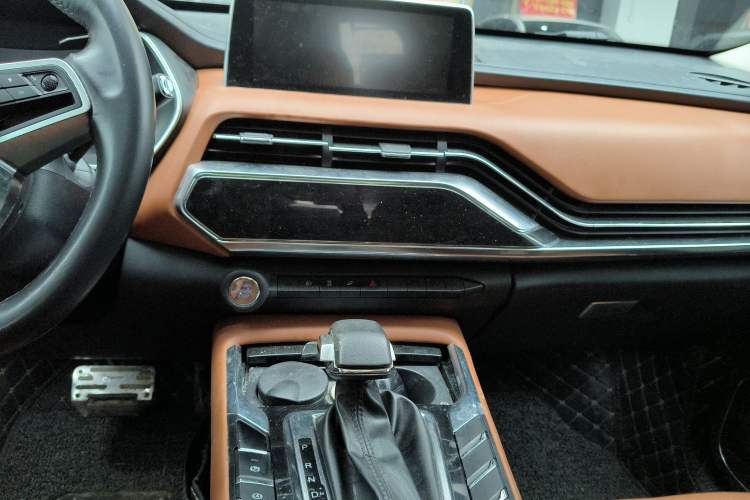 Used Zotye T500 2018 1.5T Automatic Smart Connected Prestige Model