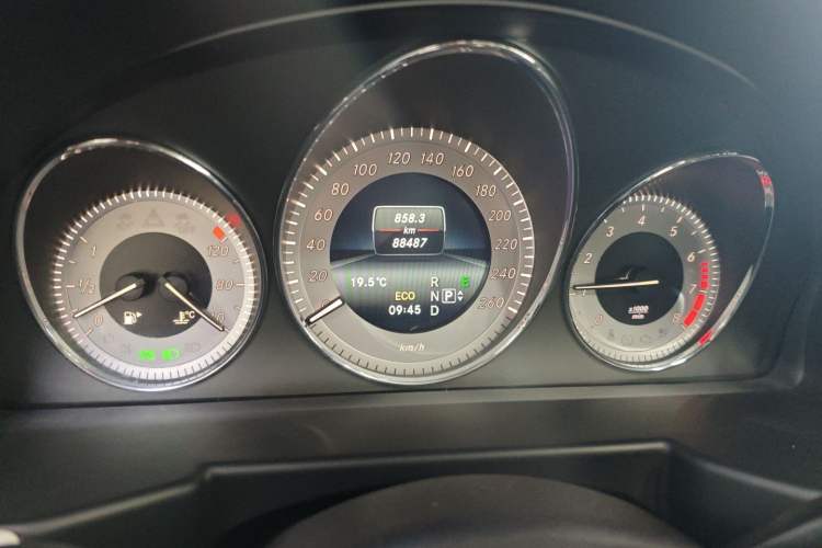 Used Mercedes-Benz GLK-Class 2015 GLK 260 4MATIC Dynamic Edition Ultimate Version
